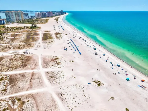 $3,900 | 185 Brightwater Drive, Unit 6, Clearwater Beach, FL 33767