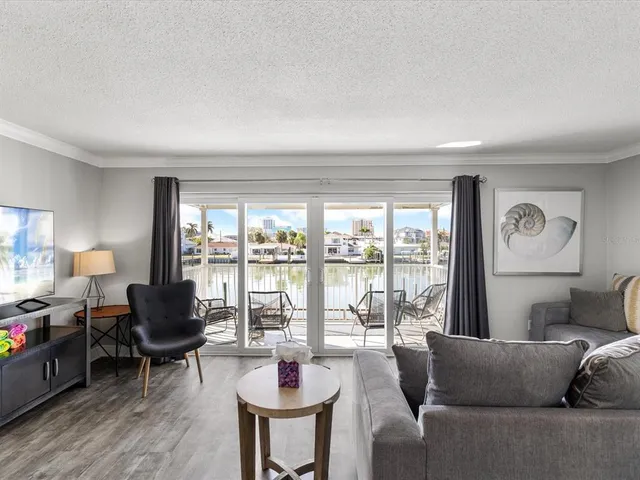 $3,900 | 185 Brightwater Drive, Unit 6, Clearwater Beach, FL 33767