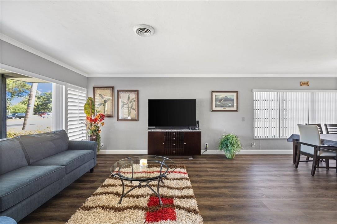 916 North Park Road Hollywood, FL 33021 - Photo 8 of 36 Photo 8