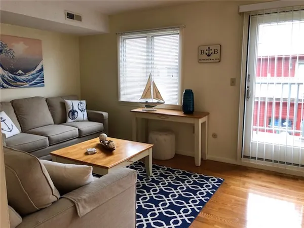 $2,875 | 226 Goddard Row, Newport, RI 02840