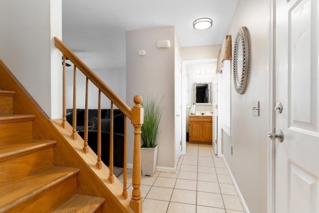 306 Laurelton Street Springfield, MA 01109 - Photo 4 of 28 Gallery Image 4