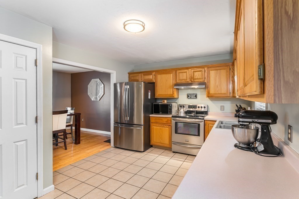306 Laurelton Street Springfield, MA 01109 - Photo 8 of 28 Gallery Image 8