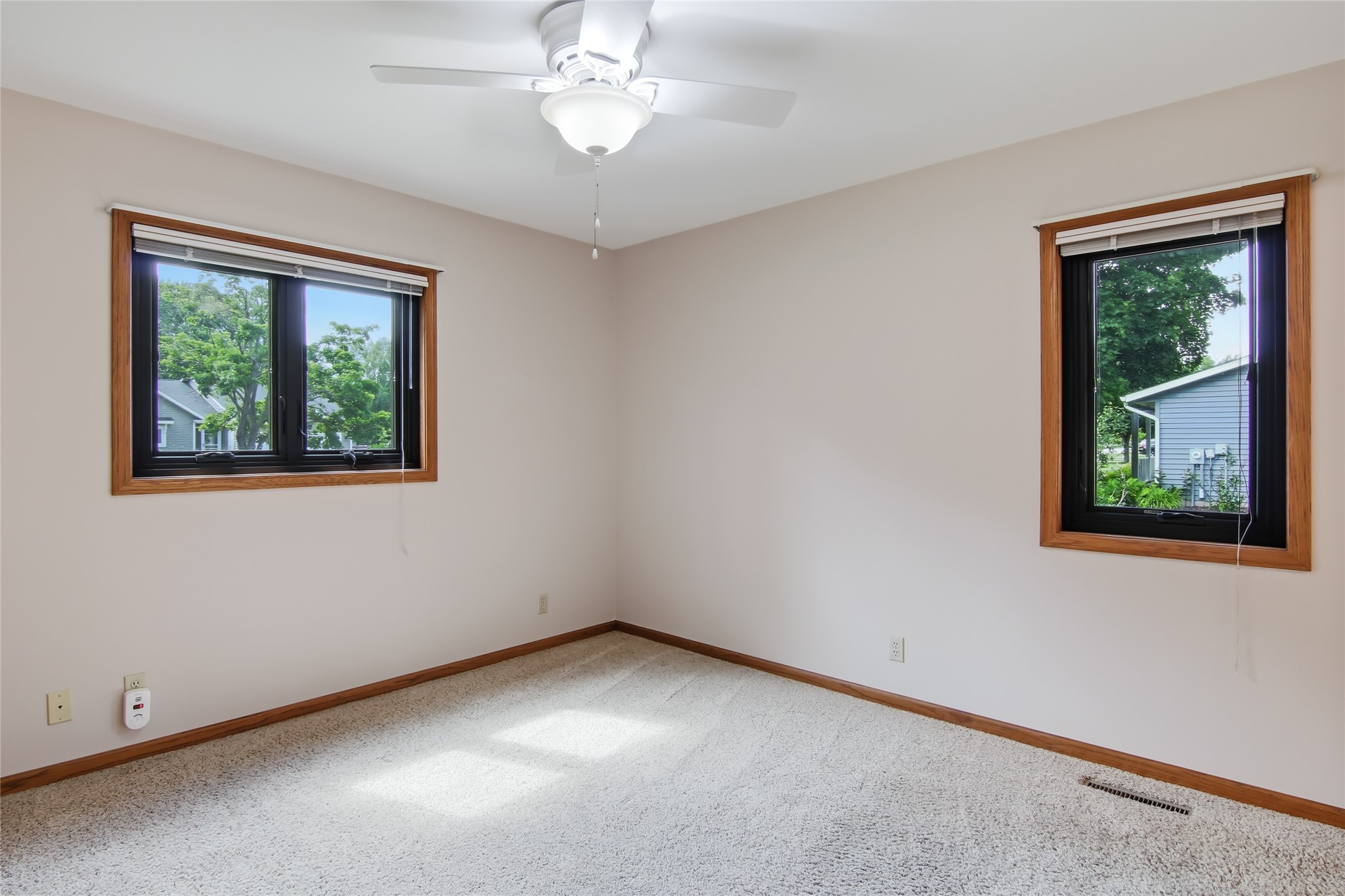 4725 Rudolph Road Eau Claire, WI 54701 - Photo 8 of 25