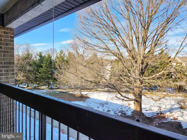 $310,000 | 551 Florida Avenue, Unit 202, Herndon, VA 20170