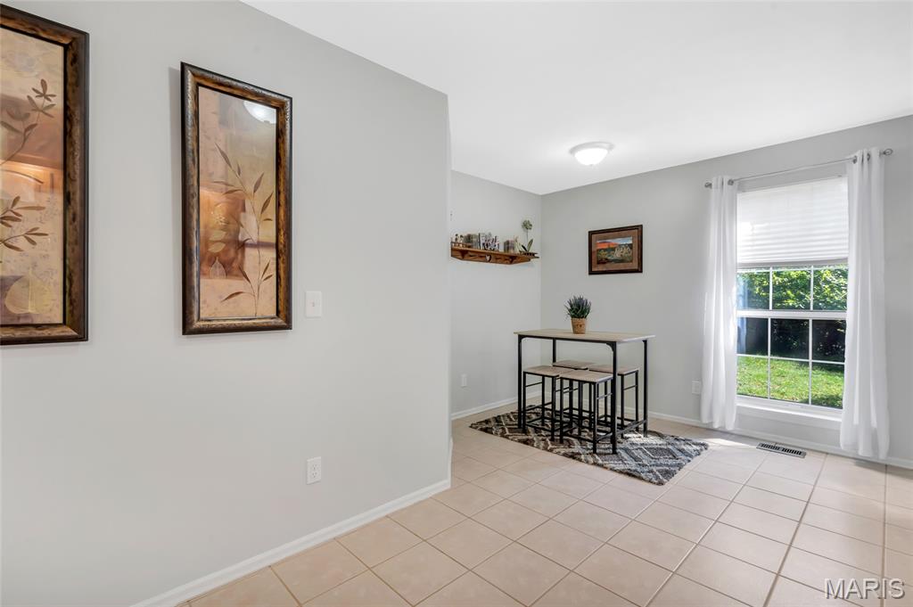 502 Oak Ridge Trails Court Ballwin, MO 63021 - Photo 8 of 45 Gallery Image 8