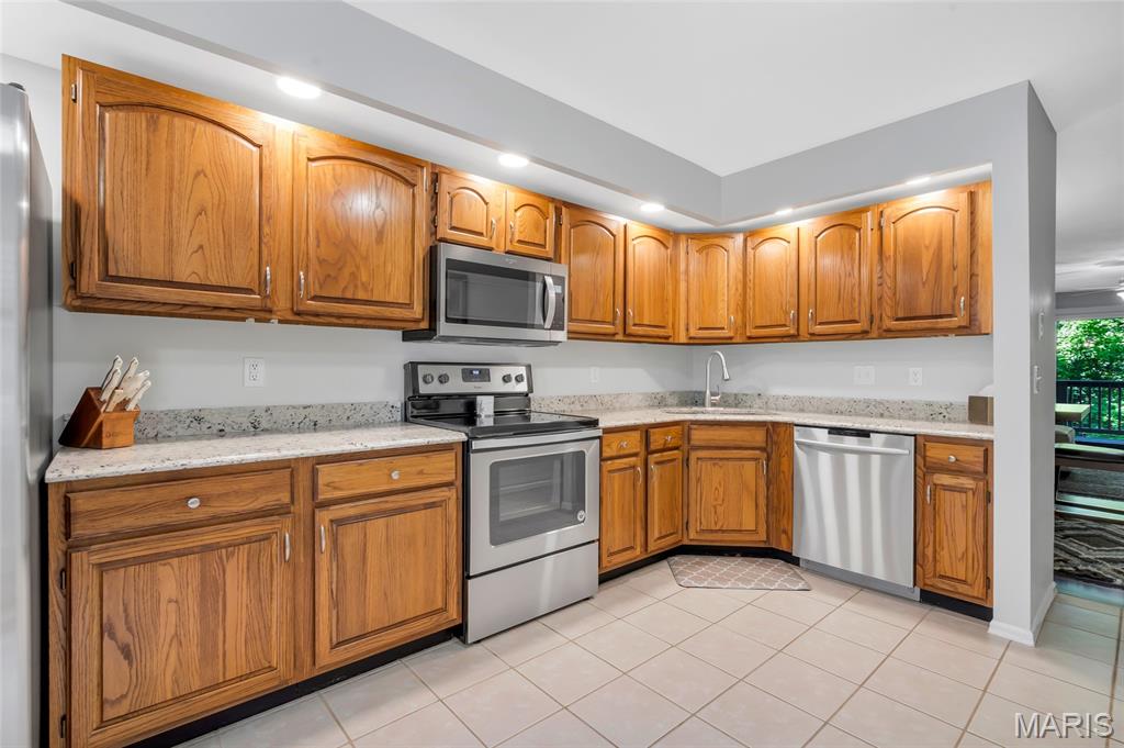 502 Oak Ridge Trails Court Ballwin, MO 63021 - Photo 10 of 45 Gallery Image 10