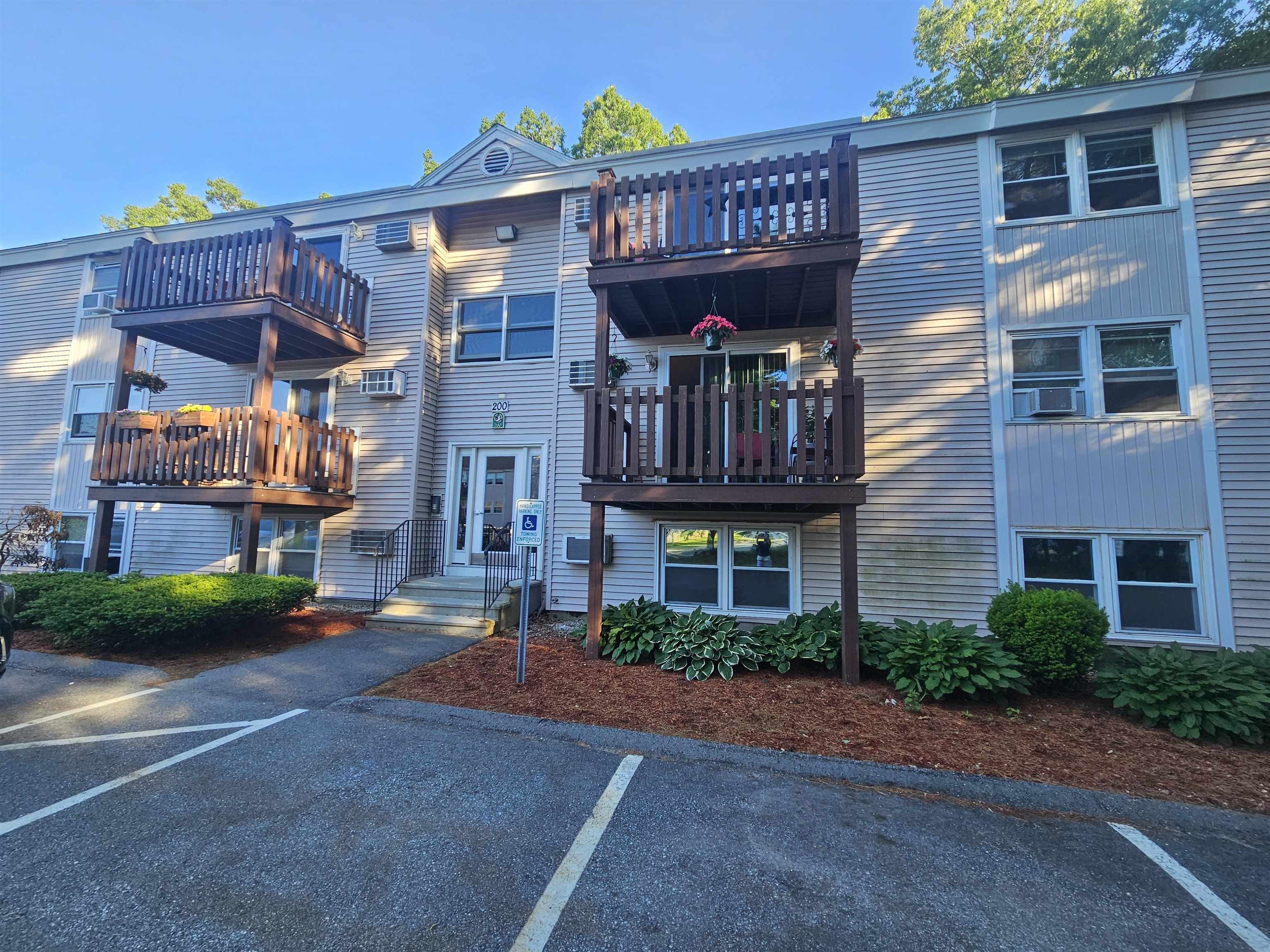 200 Circle Road, Unit 12 Manchester, NH 03103 - Photo 2 of 16