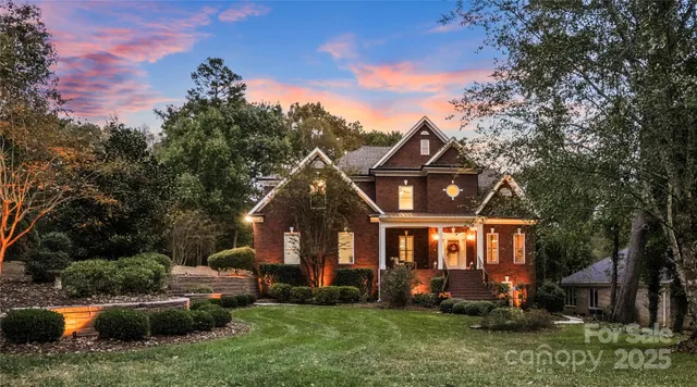 $1,025,000 | 7511 Olde Sycamore Drive, Mint Hill, NC 28227