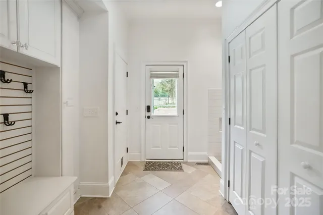 $1,025,000 | 7511 Olde Sycamore Drive, Mint Hill, NC 28227