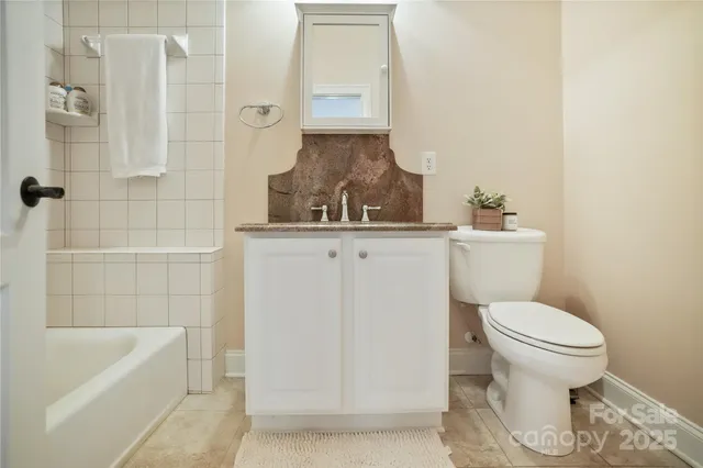 $1,025,000 | 7511 Olde Sycamore Drive, Mint Hill, NC 28227