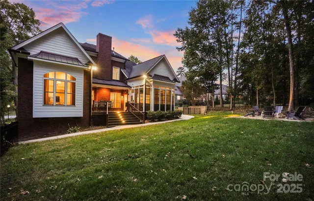 $1,025,000 | 7511 Olde Sycamore Drive, Mint Hill, NC 28227