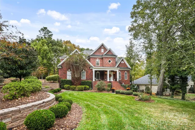 $1,025,000 | 7511 Olde Sycamore Drive, Mint Hill, NC 28227
