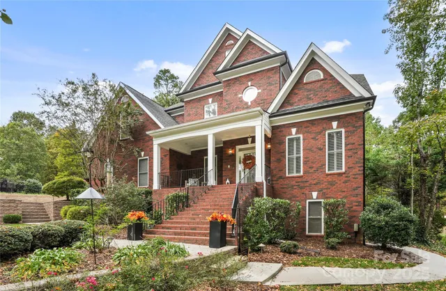 $1,025,000 | 7511 Olde Sycamore Drive, Mint Hill, NC 28227