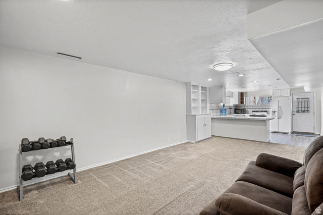 481 550 South Bountiful, UT 84010 - Photo 26 of 45 Famiy room of ADU