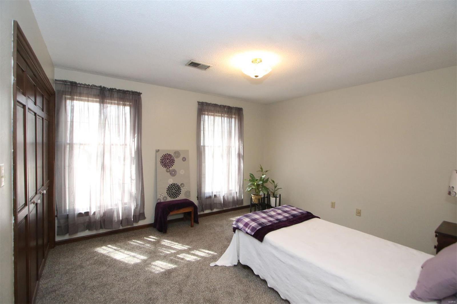 4449 Thatcher Road Alton, IL 62002 - Photo 29 of 38