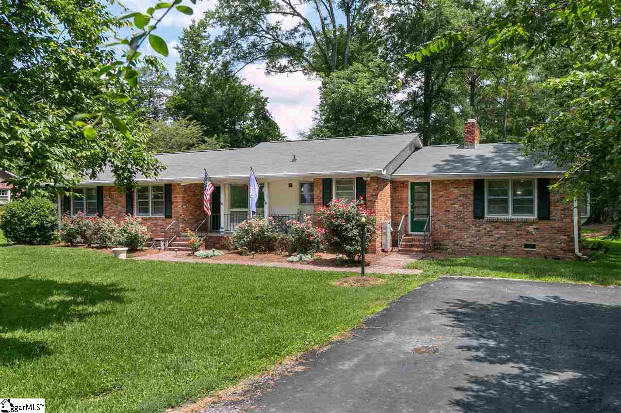 603 Calvert Avenue Clinton, SC 29325 - Photo 3 of 23
