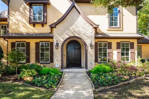 $974,000 | 3200 Belmont Street, Denton, TX 76210