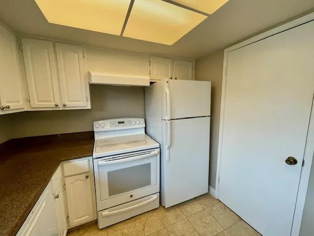 $4,000 | 3 Comstock Queen Court, Mountain View, CA 94043