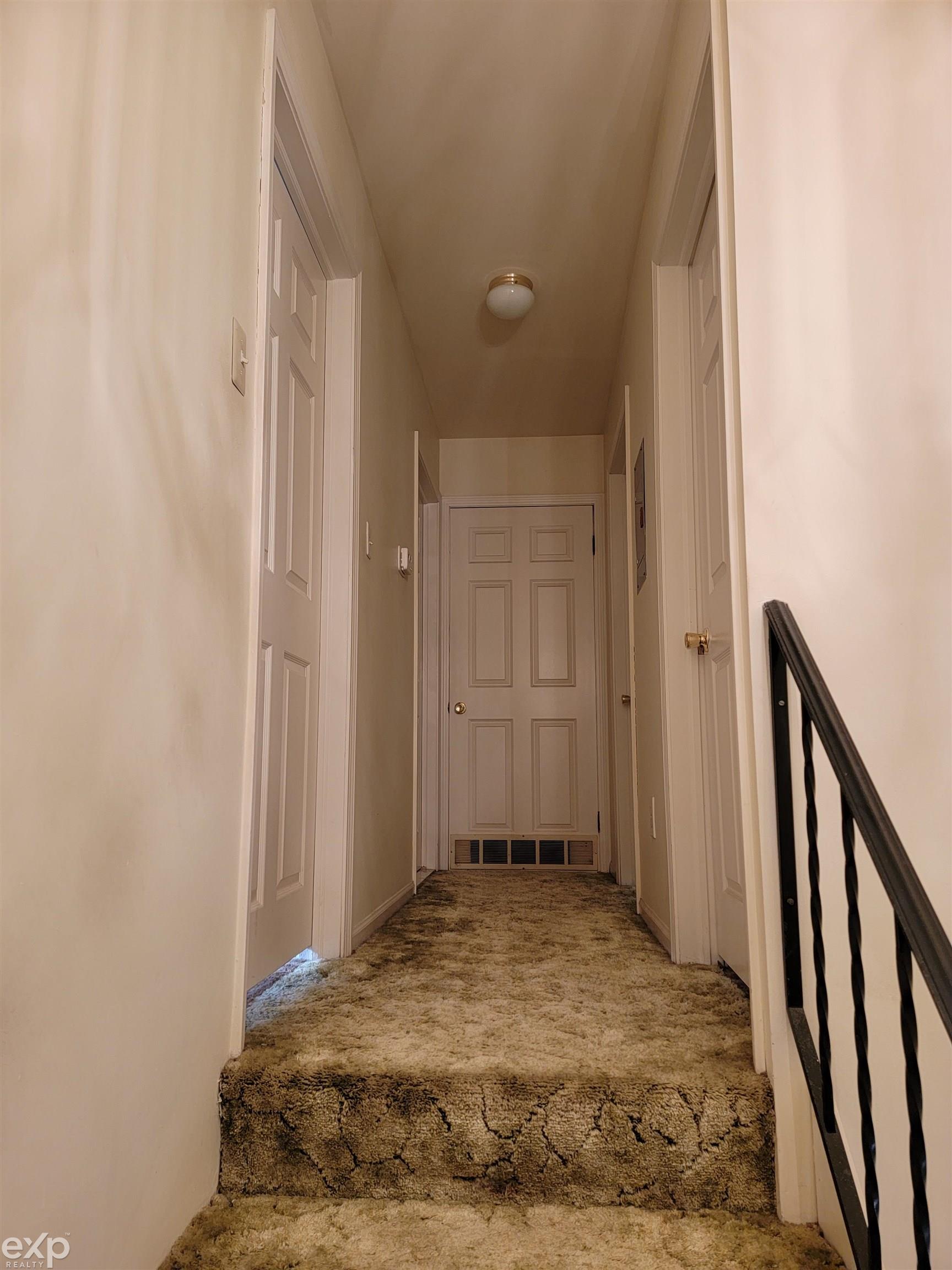 19342 Moross Road Detroit, MI 48224 - Photo 11 of 22 50098324-10.JPG