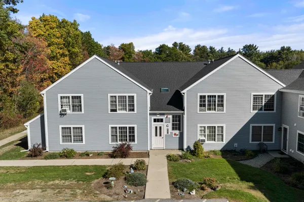 $315,000 | 50 Brookside Drive, Unit C3, Exeter, NH 03833