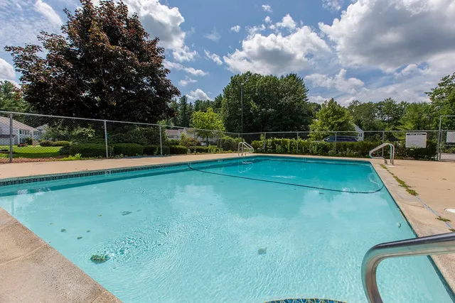 $324,800 | 50 Brookside Drive, Unit C3, Exeter, NH 03833