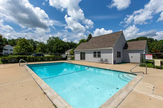 $324,800 | 50 Brookside Drive, Unit C3, Exeter, NH 03833