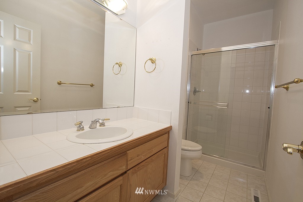 17556 Southeast 186th Way Renton, WA 98058 - Photo 11 of 22 Gallery Image 11