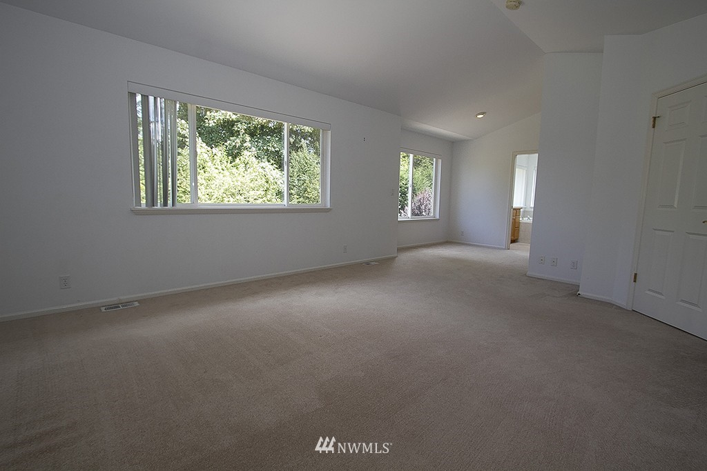 17556 Southeast 186th Way Renton, WA 98058 - Photo 12 of 22 Gallery Image 12