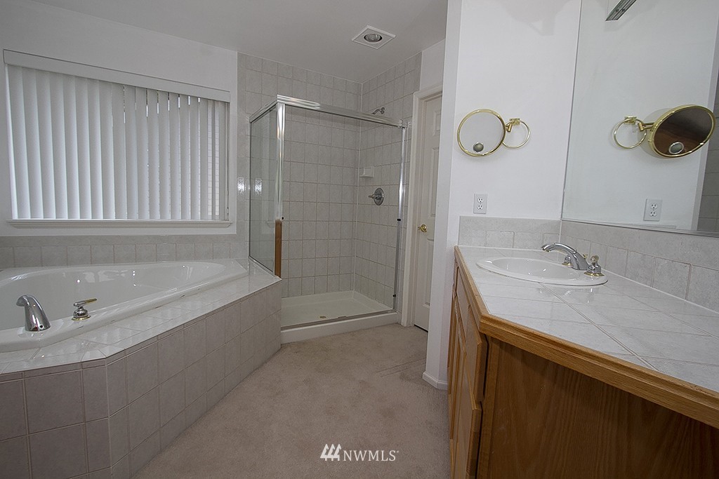 17556 Southeast 186th Way Renton, WA 98058 - Photo 13 of 22 Gallery Image 13