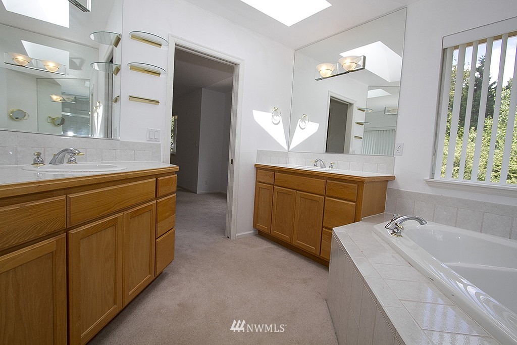 17556 Southeast 186th Way Renton, WA 98058 - Photo 14 of 22 Gallery Image 14