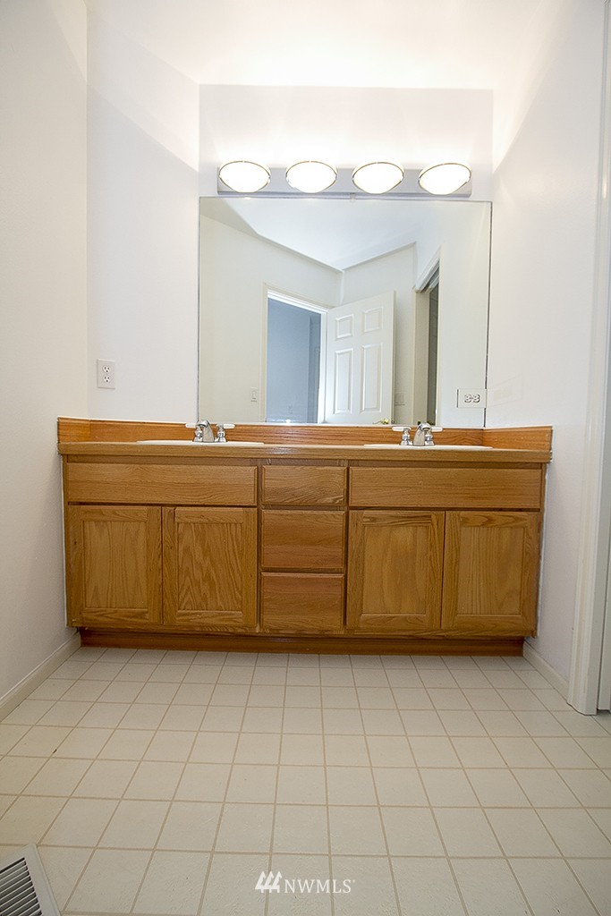 17556 Southeast 186th Way Renton, WA 98058 - Photo 19 of 22 Gallery Image 19