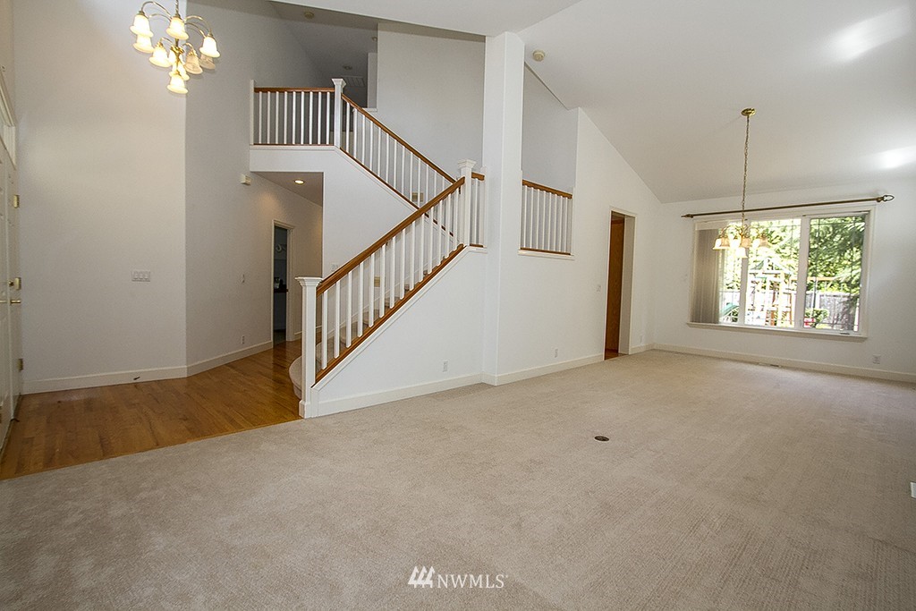 17556 Southeast 186th Way Renton, WA 98058 - Photo 3 of 22 Gallery Image 3