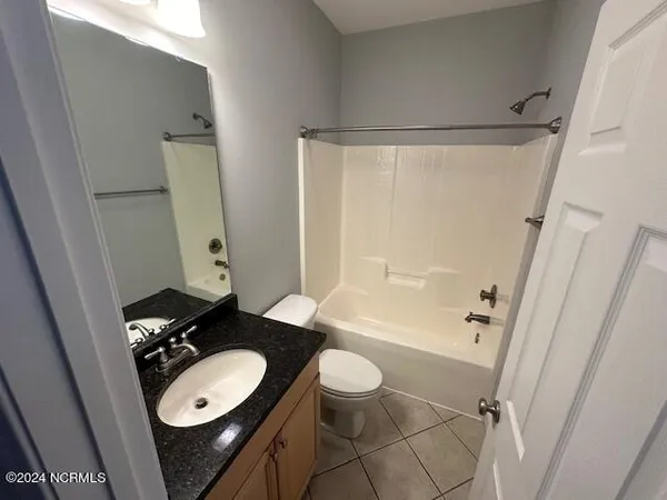 $2,100 | 200 Sable Oak Circle Southwest, Unit 206, Supply, NC 28462