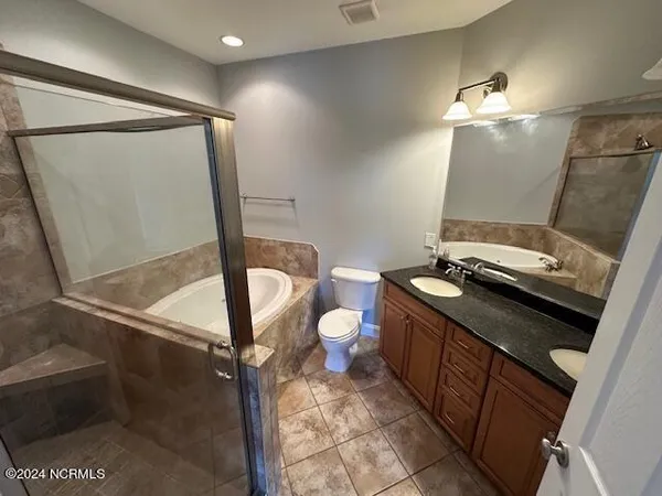 $2,100 | 200 Sable Oak Circle Southwest, Unit 206, Supply, NC 28462