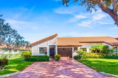 $305,000 | 6235 Kings Gate Circle, Delray Beach, FL 33484