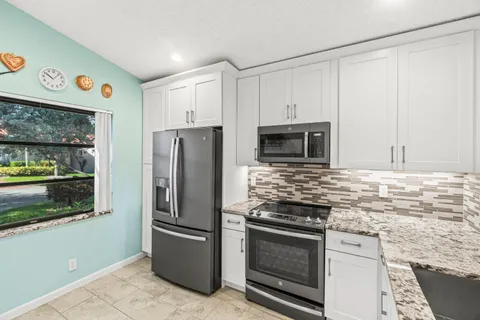 $305,000 | 6235 Kings Gate Circle, Delray Beach, FL 33484