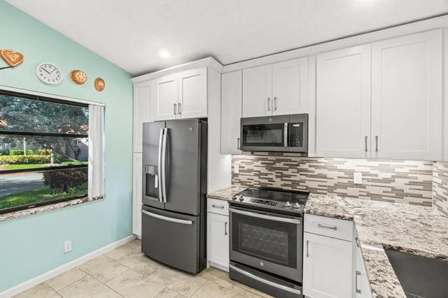 $305,000 | 6235 Kings Gate Circle, Delray Beach, FL 33484