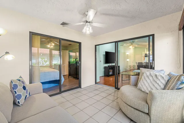 $305,000 | 6235 Kings Gate Circle, Delray Beach, FL 33484