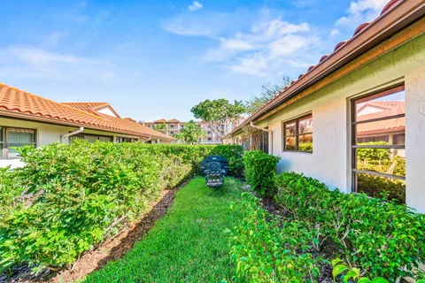 $305,000 | 6235 Kings Gate Circle, Delray Beach, FL 33484