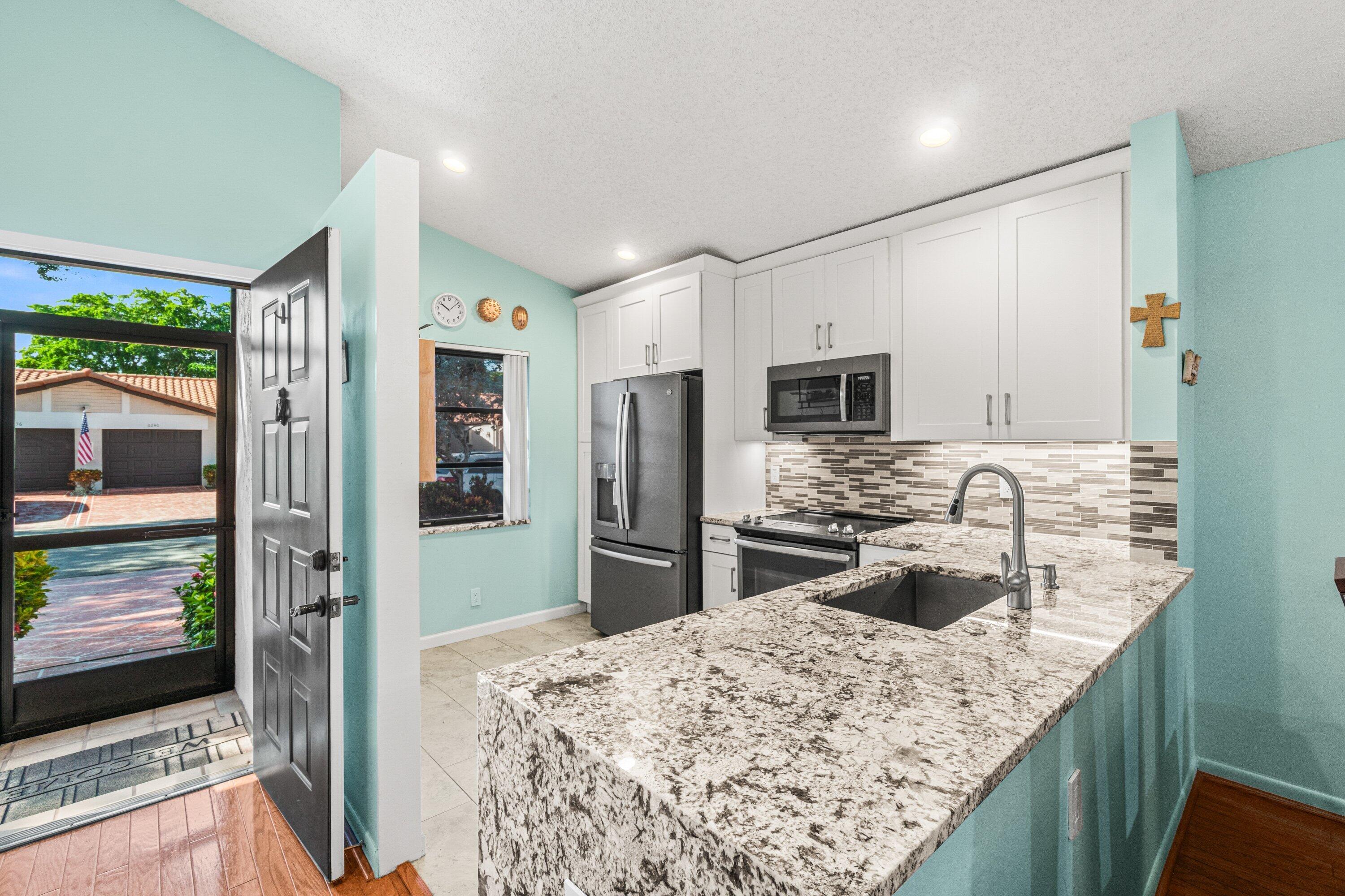 6235 Kings Gate Circle Delray Beach, FL 33484 - Photo 7 of 45 010-6235KingsGateCircle-DelrayBeach-FL-3