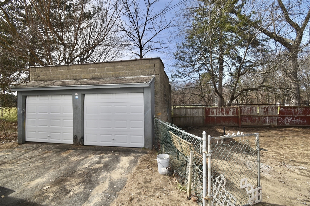 142-144 Miller Street Springfield, MA 01104 - Photo 5 of 34 Gallery Image 5