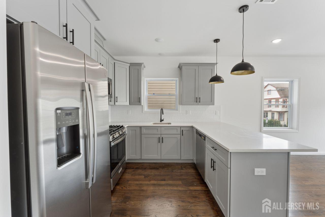 910 Bergen Street, Unit 1 Newark, NJ 07112 - Photo 5 of 14