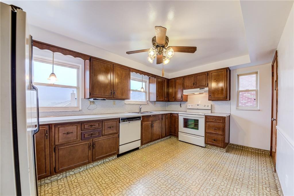 3723 Oakton Road Pittsburgh, PA 15227 - Photo 9 of 25 LARGE EAT IN KITCHEN