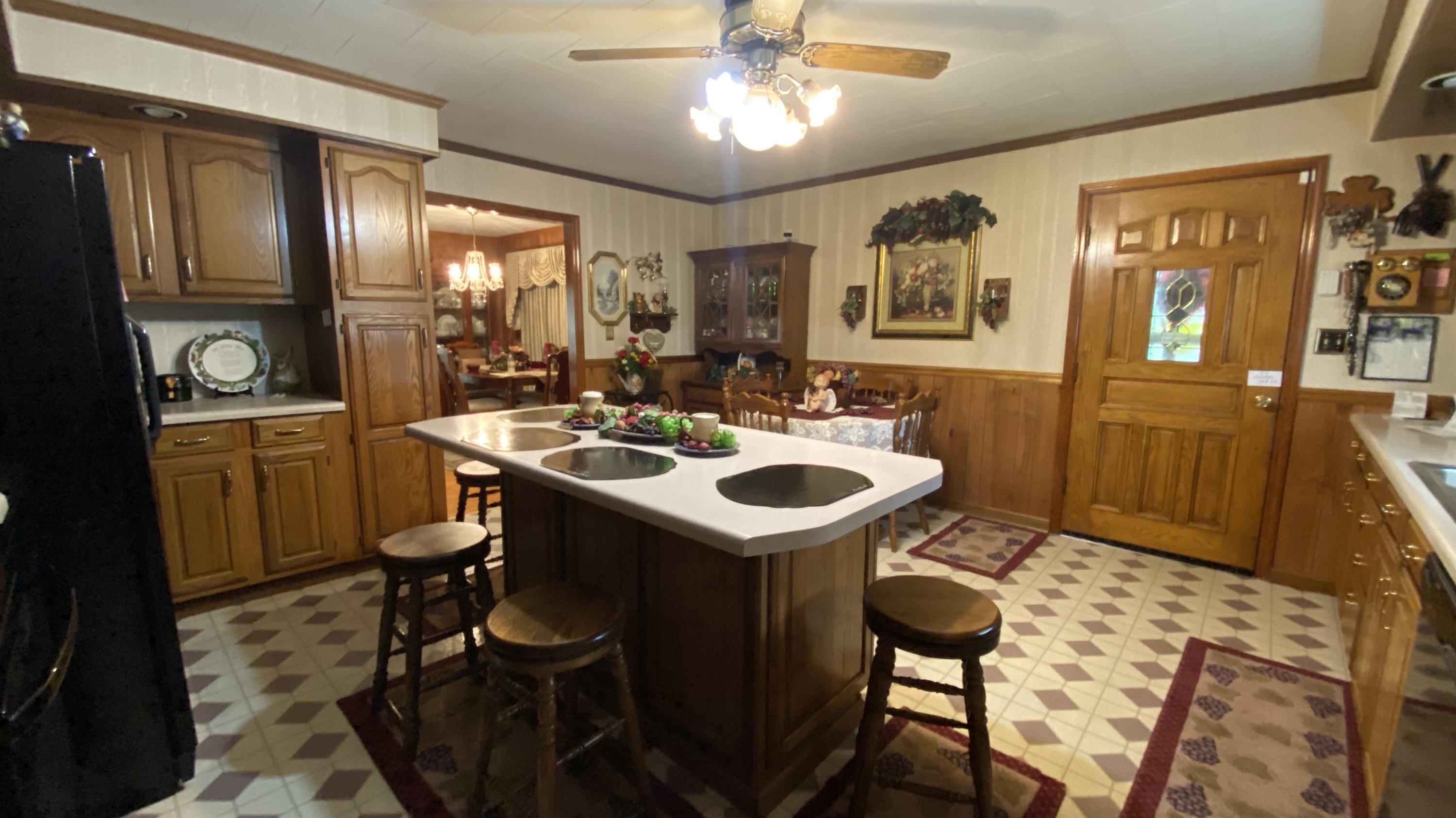 3306 DC Caney Ridge Road Clintwood, VA 24228 - Photo 14 of 33 E58EA128-B3AA-48C5-9591-916F4555E975