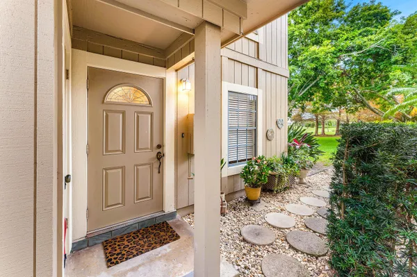 $299,900 | 9179 Southeast Riverfront Terrace, Unit F, Jupiter, FL 33469