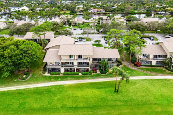 $299,900 | 9179 Southeast Riverfront Terrace, Unit F, Jupiter, FL 33469