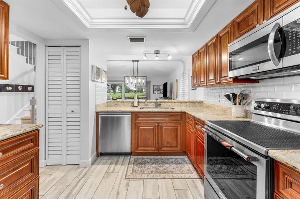 $299,900 | 9179 Southeast Riverfront Terrace, Unit F, Jupiter, FL 33469