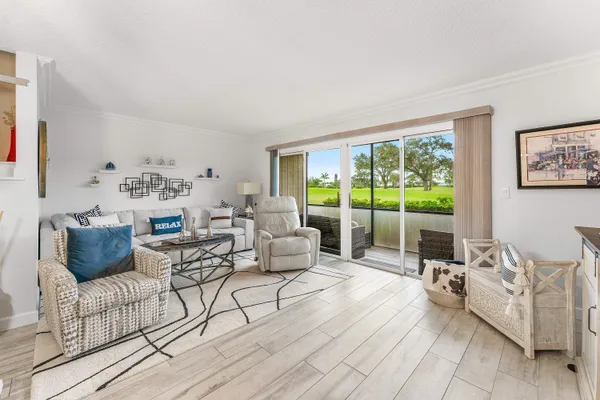 $299,900 | 9179 Southeast Riverfront Terrace, Unit F, Jupiter, FL 33469
