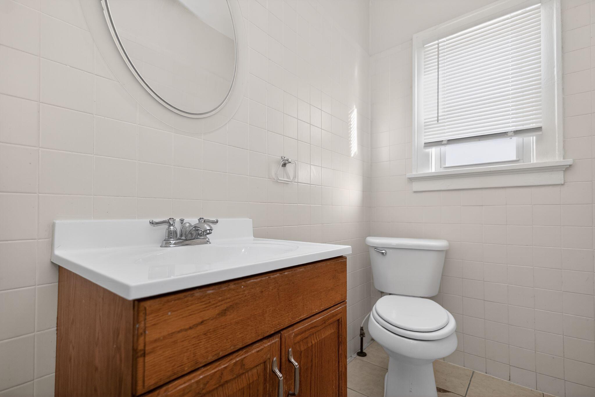 2822 North 56th Street Milwaukee, WI 53210 - Photo 20 of 35 22_2822_N_56th_St_Milwaukee_WI_53210-Bat