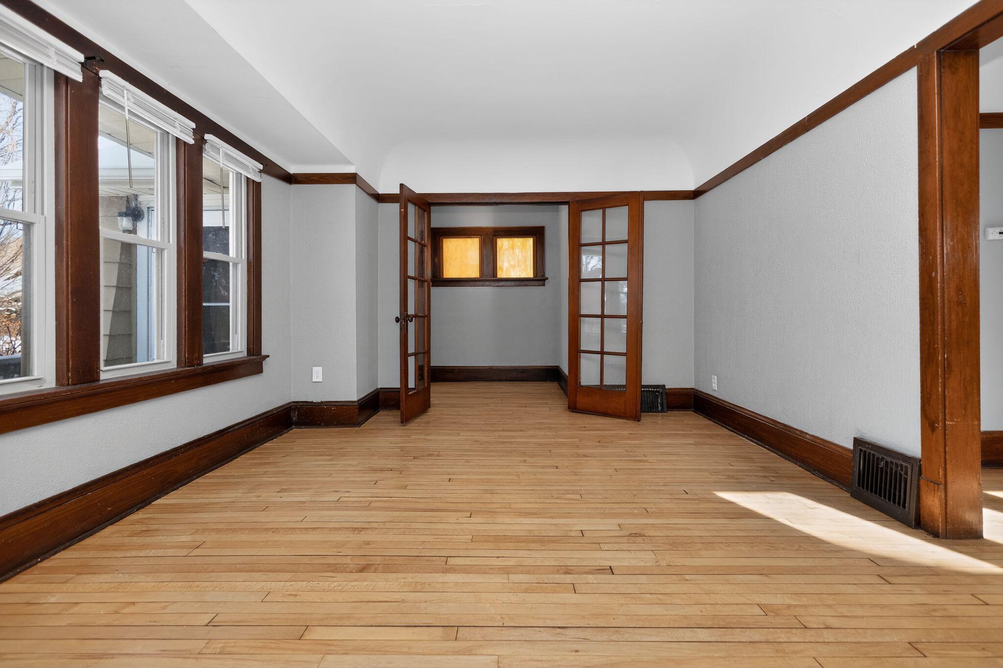 2822 North 56th Street Milwaukee, WI 53210 - Photo 8 of 35 10_2822_N_56th_St_Milwaukee_WI_53210-Liv